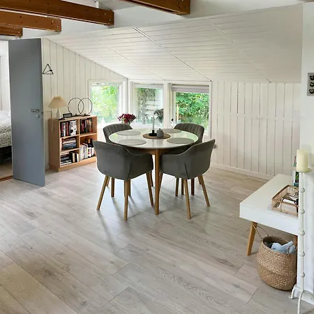 Fredfyldt Hjem Omgivet Af Marker Og Skov * Herning